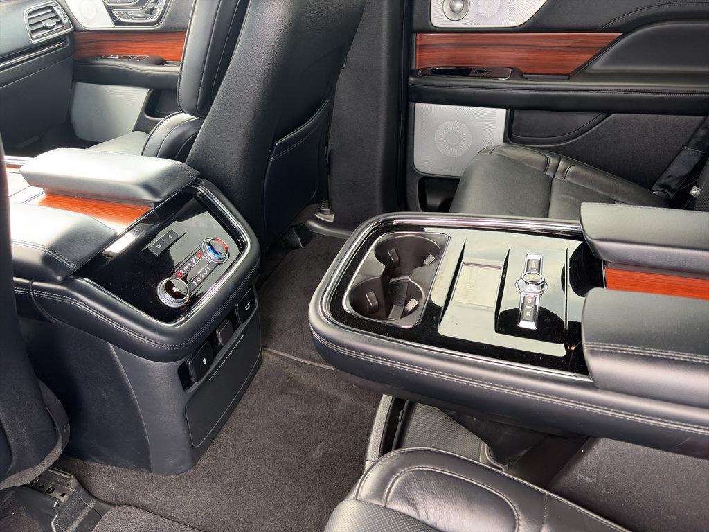 Used 2019 Lincoln Navigator Reserve AWD/4WD image 14