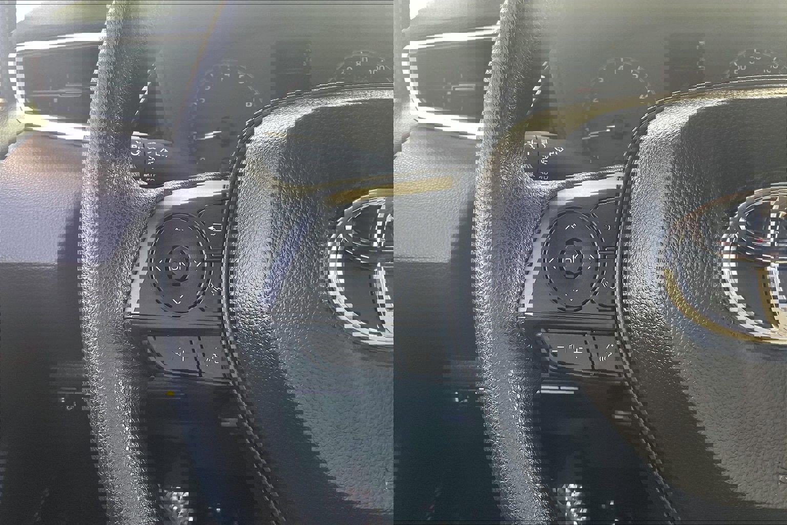 Used 2025 Toyota Corolla LE image 23