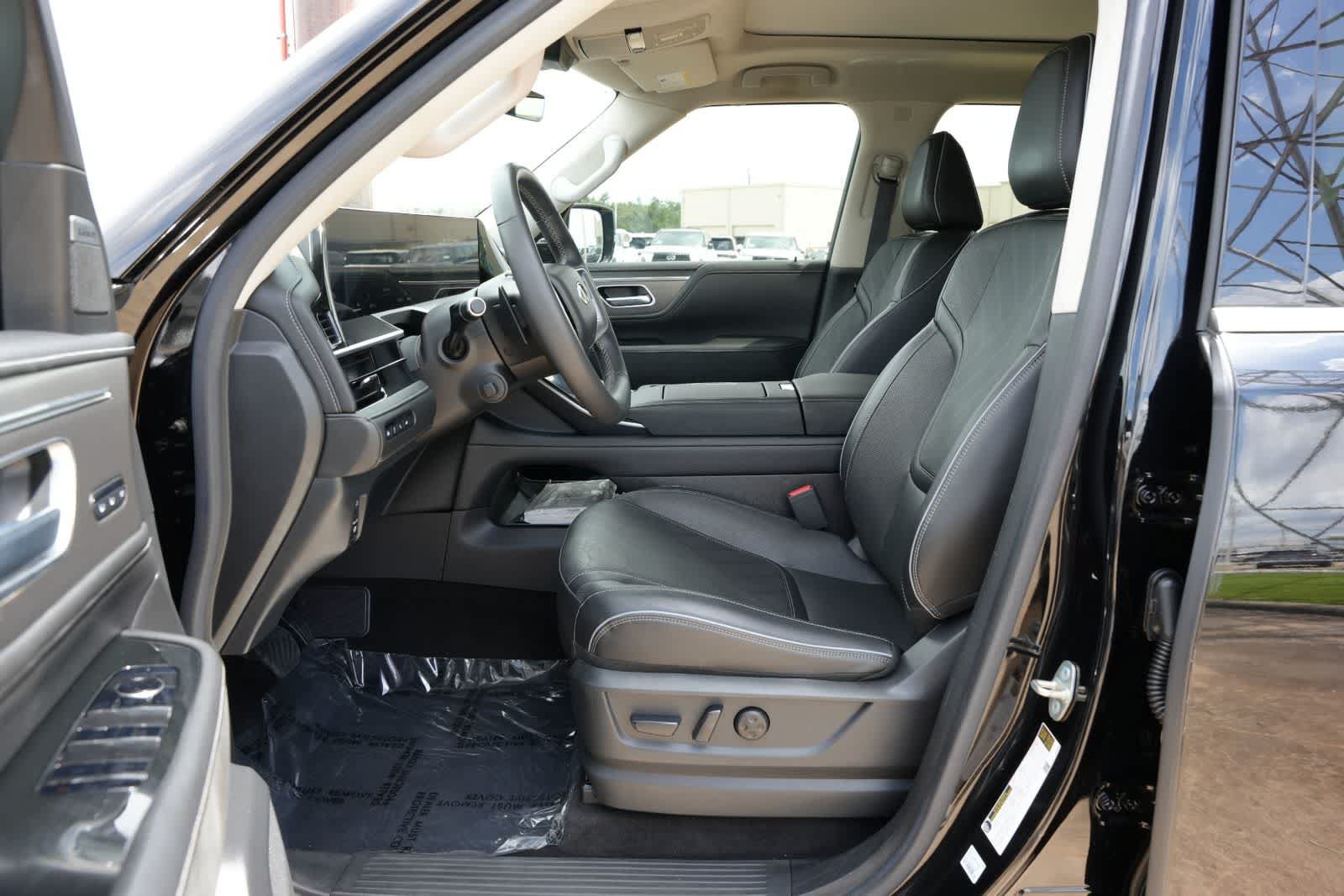 Certified 2025 INFINITI QX80 Luxe w/ Exterior Package RWD image 17