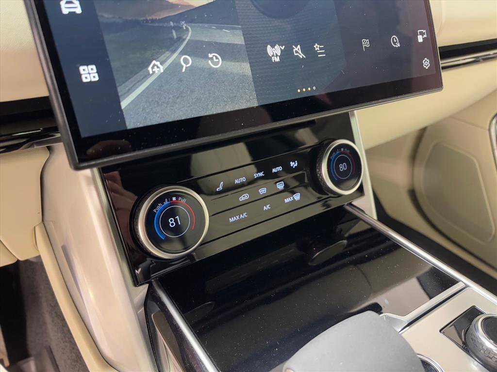 Used 2023 Land Rover Range Rover SE image 16