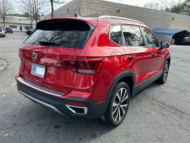 Certified 2022 Volkswagen Taos SE image 7