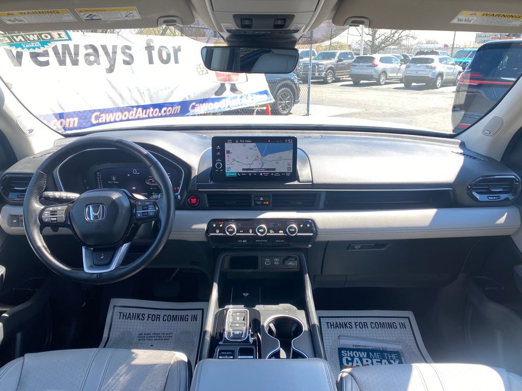 Used 2025 Honda Pilot Elite image 23