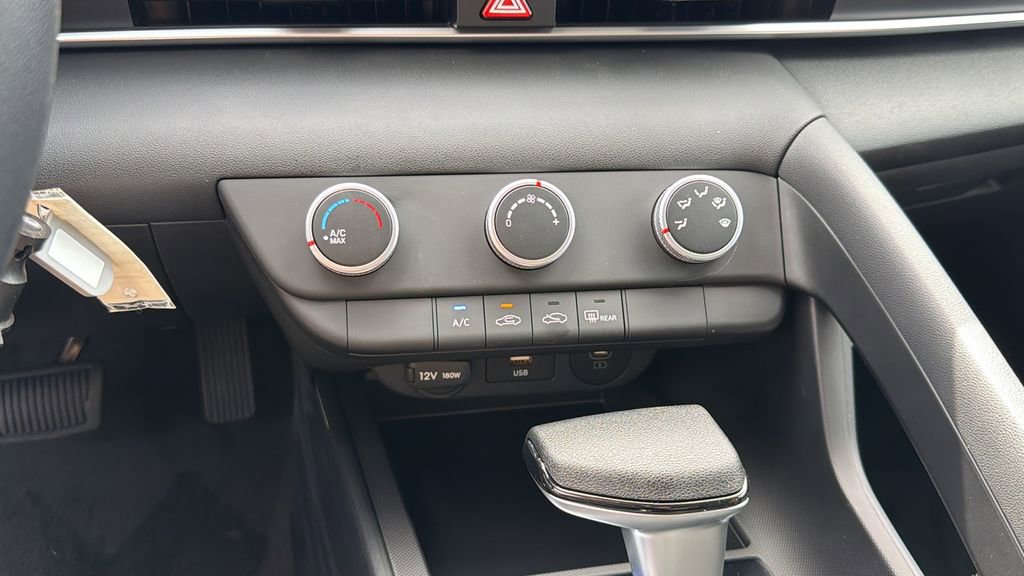 New 2026 Hyundai Elantra SE image 25