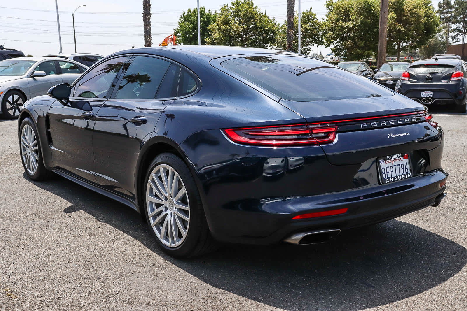 Used 2017 Porsche Panamera 4 AWD/4WD image 9