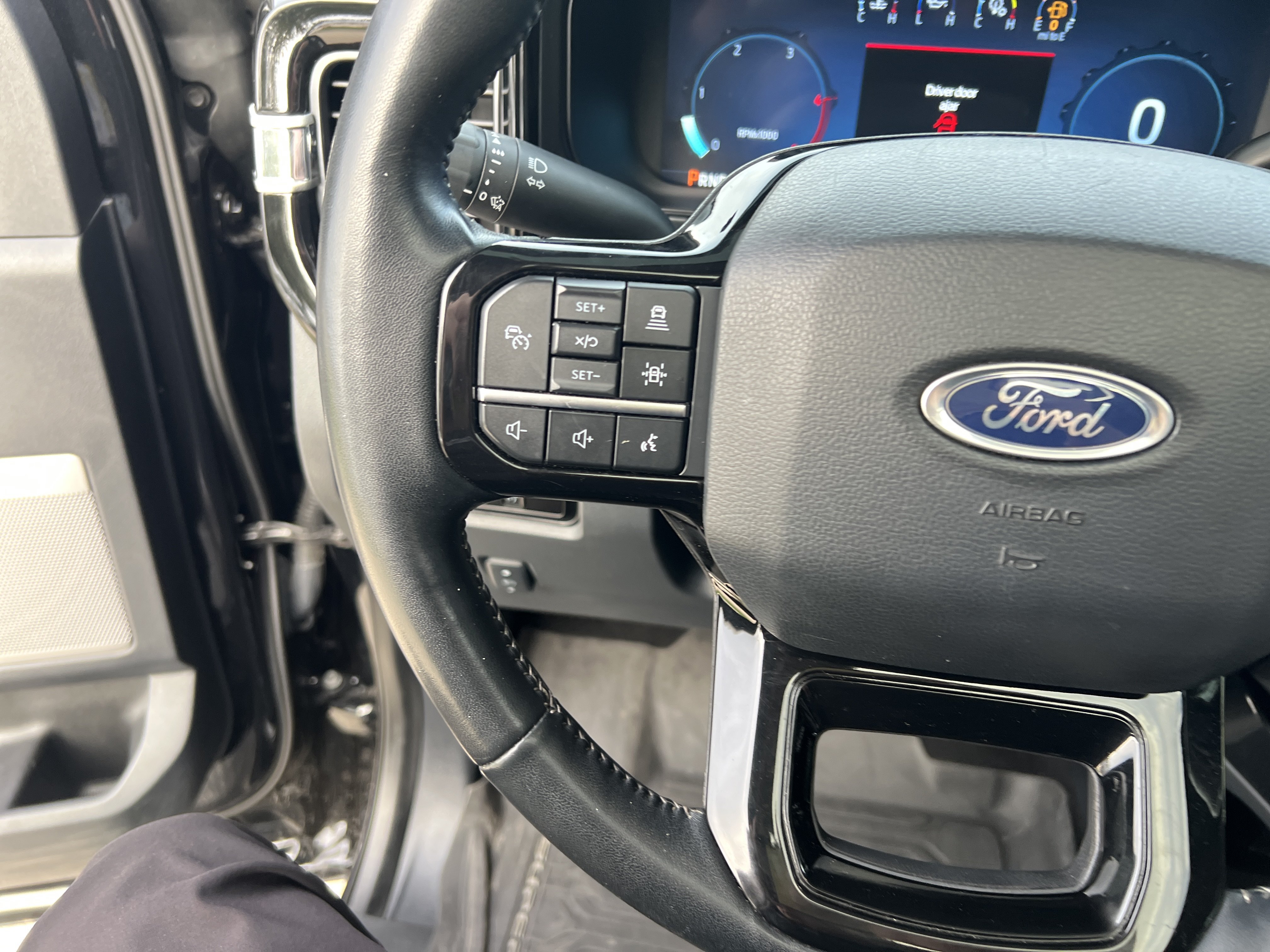 Used 2023 Ford F250 Lariat w/ Lariat Ultimate Package AWD/4WD image 17