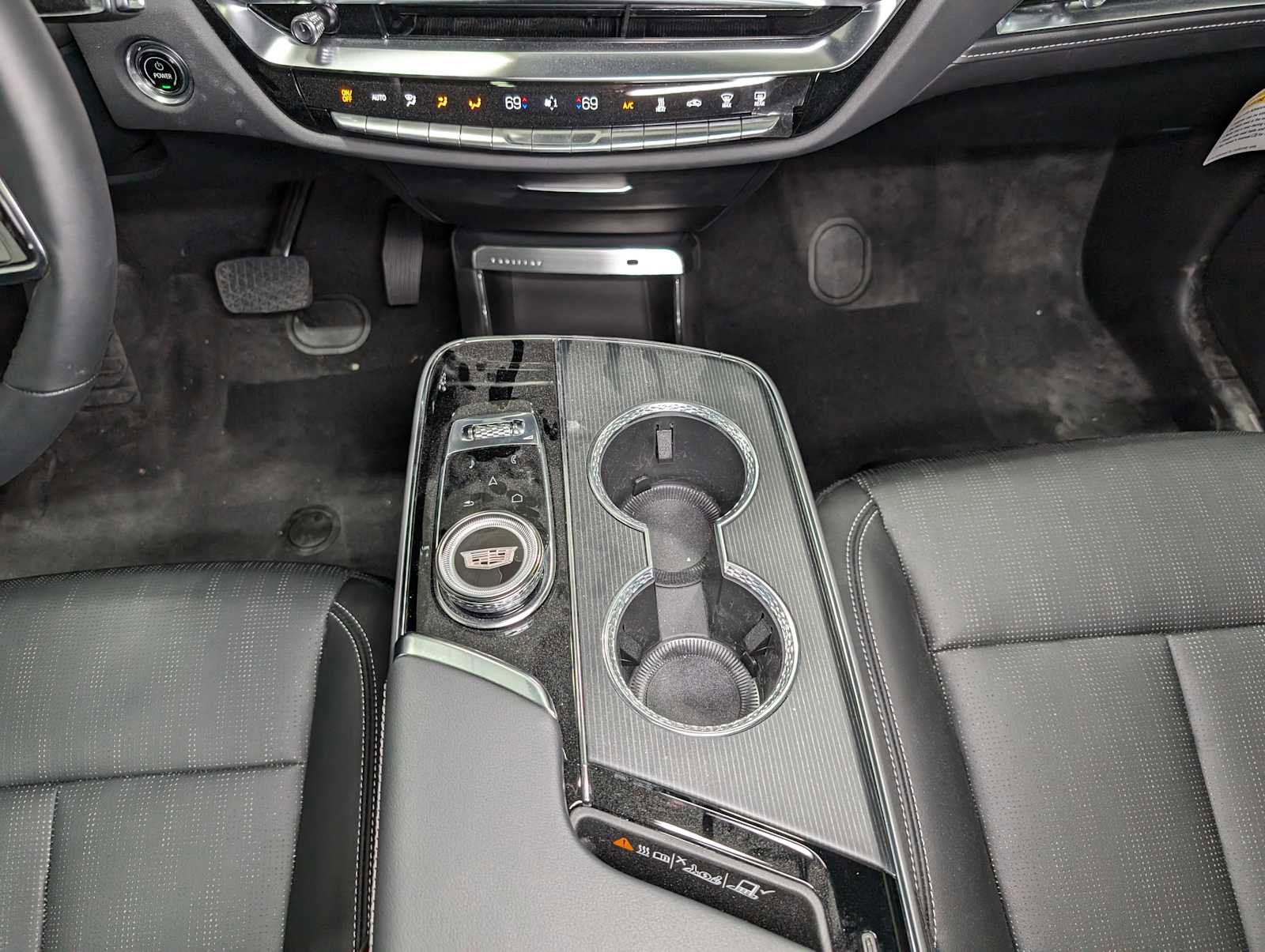 New 2025 Cadillac Lyriq Luxury image 16