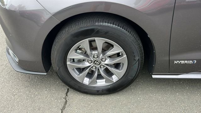 Certified 2021 Toyota Sienna XLE AWD/4WD image 8