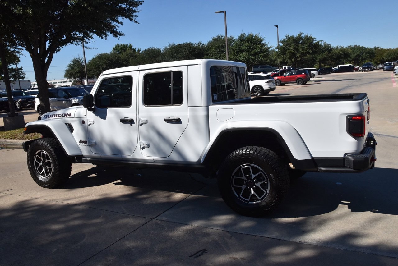 Used 2025 Jeep Gladiator Rubicon AWD/4WD image 11