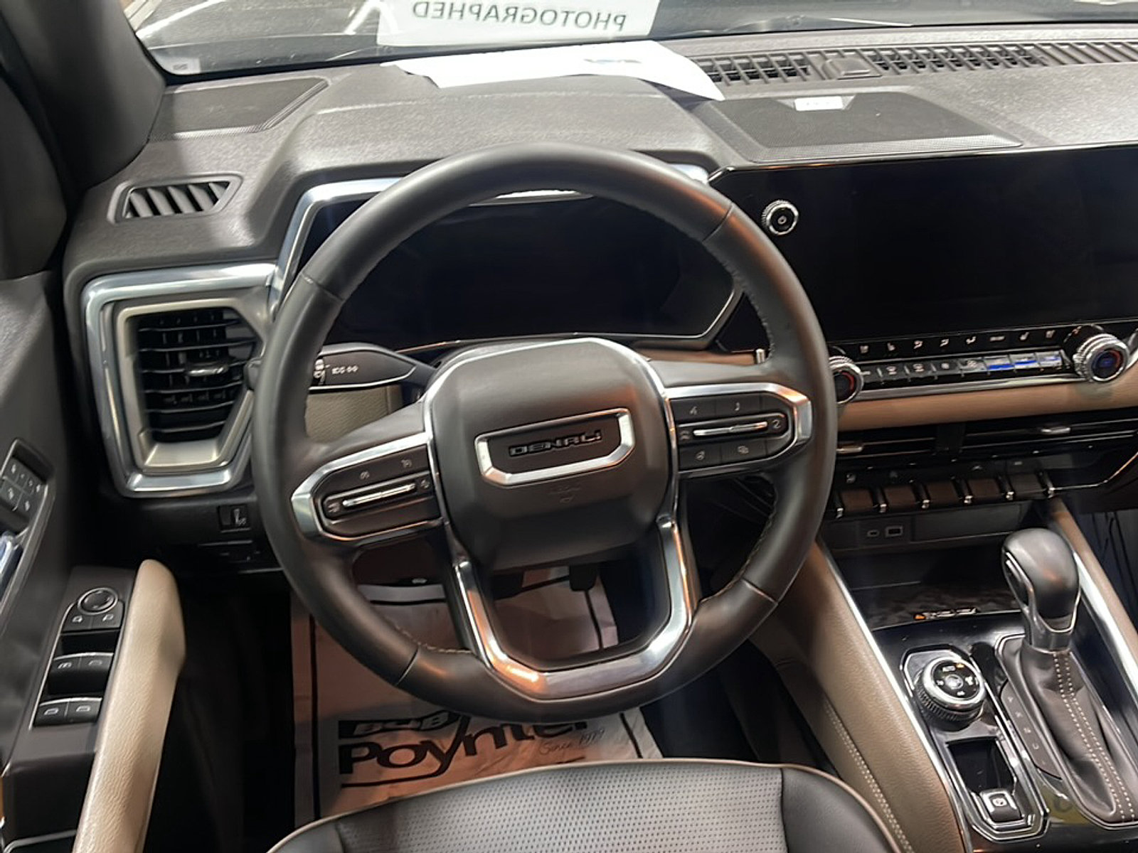 Used 2023 GMC Canyon Denali w/ Denali Black Edition AWD/4WD image 3