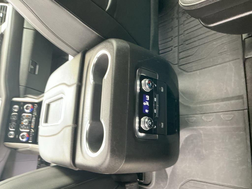 Used 2023 GMC Yukon XL Denali AWD/4WD image 27