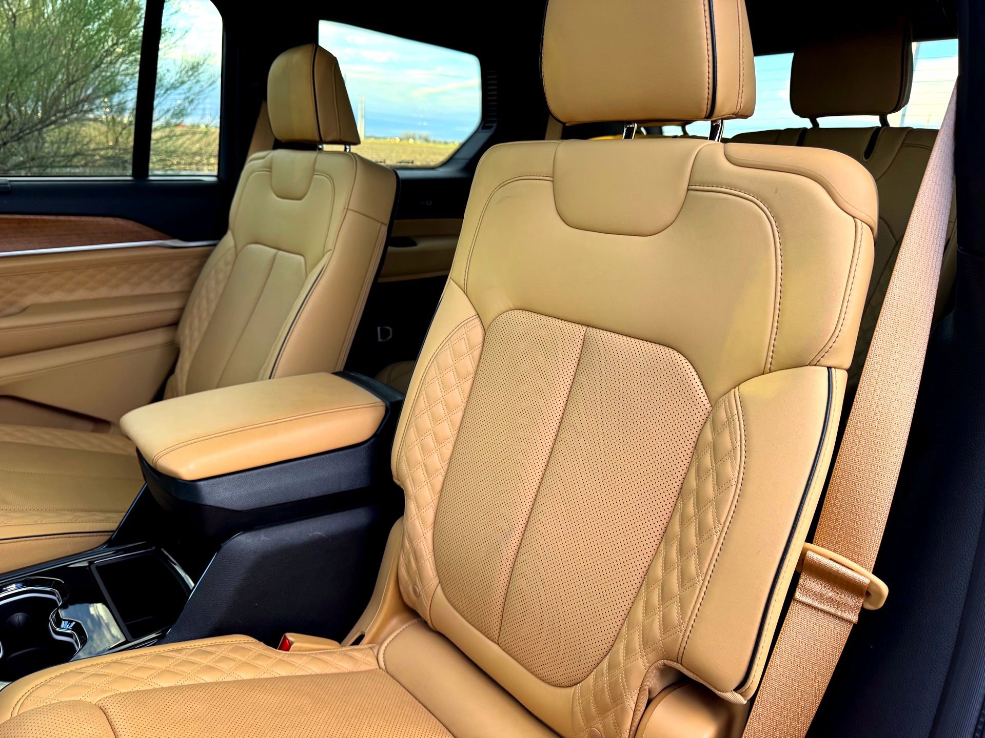 Used 2021 Jeep Grand Cherokee L Summit image 21