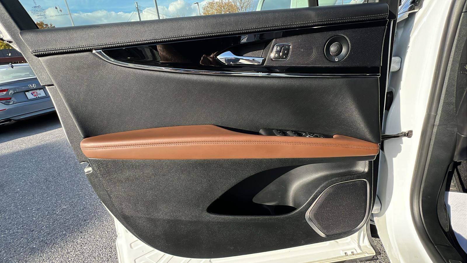 Used 2023 Lincoln Nautilus Reserve w/ Equipment Group 201A image 24