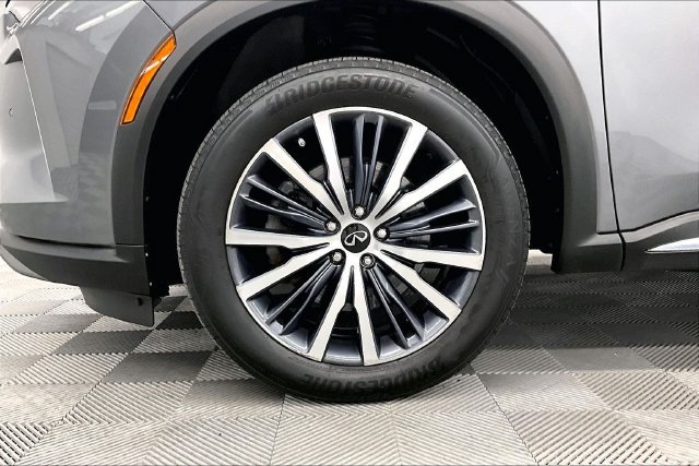 Used 2024 INFINITI QX60 Sensory AWD/4WD image 10