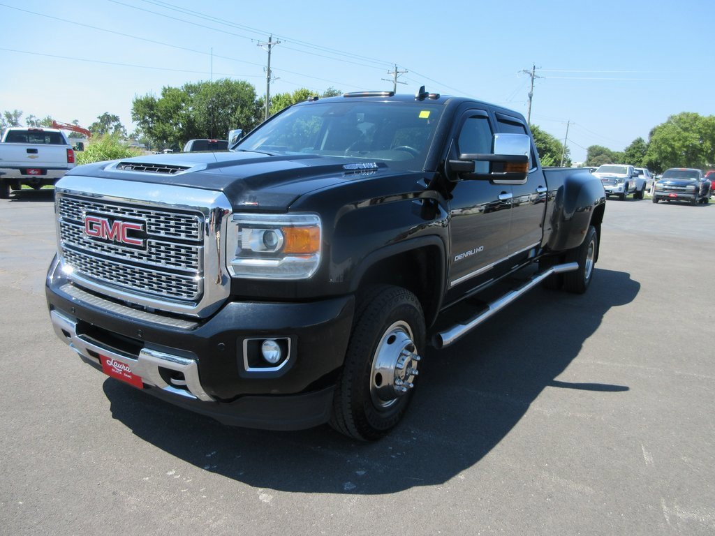Used 2018 GMC Sierra 3500 Denali w/ Duramax Plus Package image 10