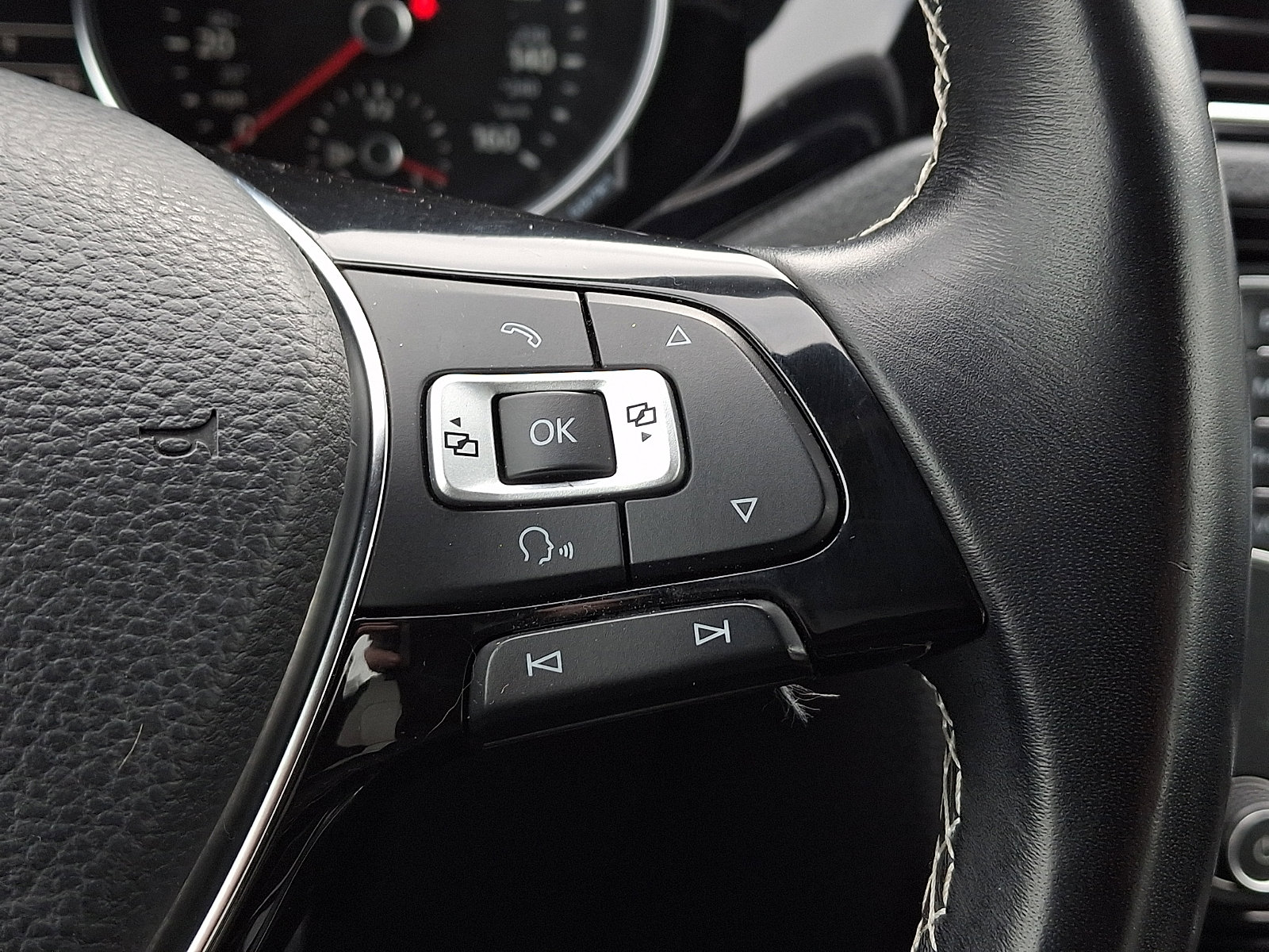 Used 2016 Volkswagen Jetta Sport w/ Lighting Package image 21