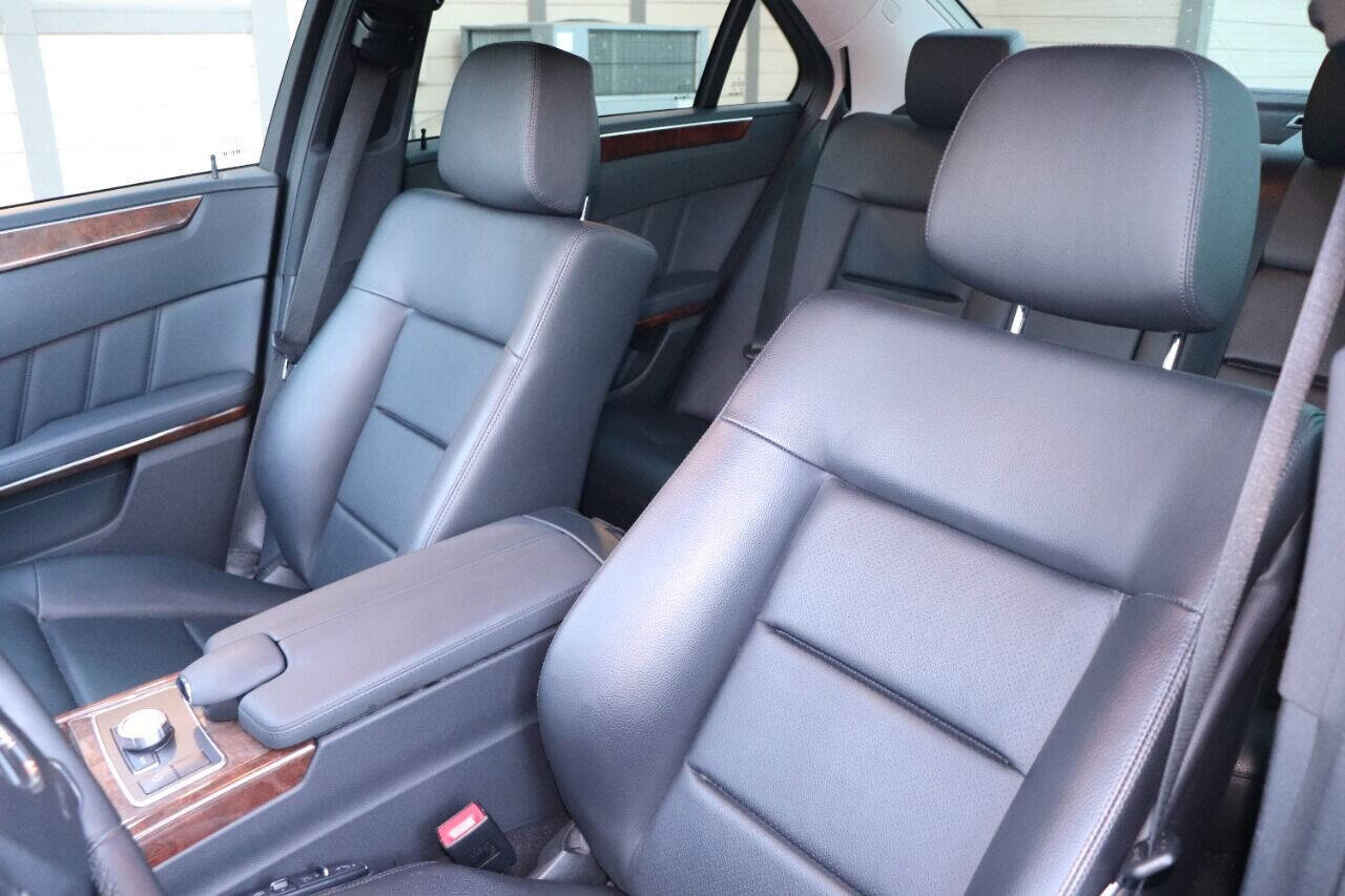 Used 2013 Mercedes-Benz E 350 Sedan image 20