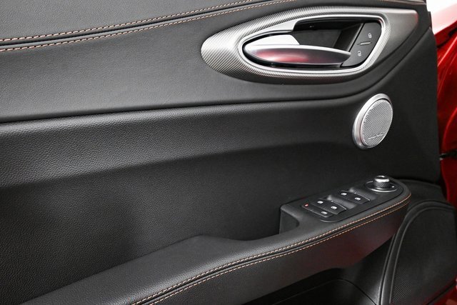 New 2025 Alfa Romeo Giulia w/ Driving Assist Package image 9