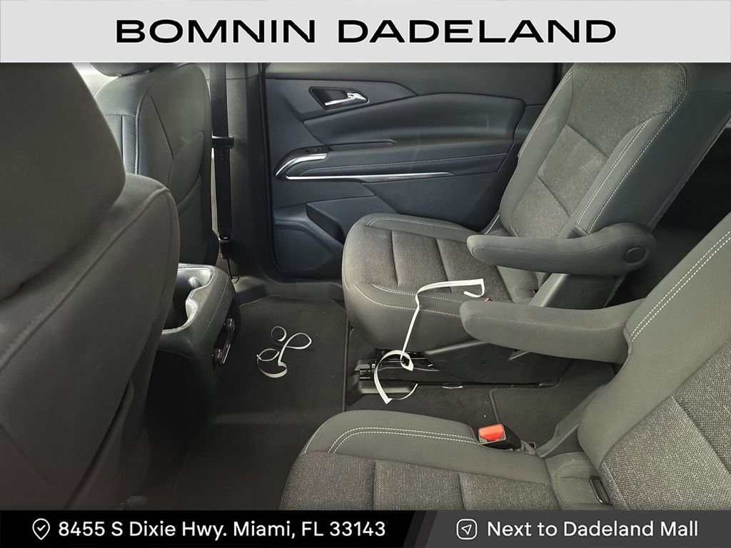 Used 2024 Chevrolet Traverse LT image 20