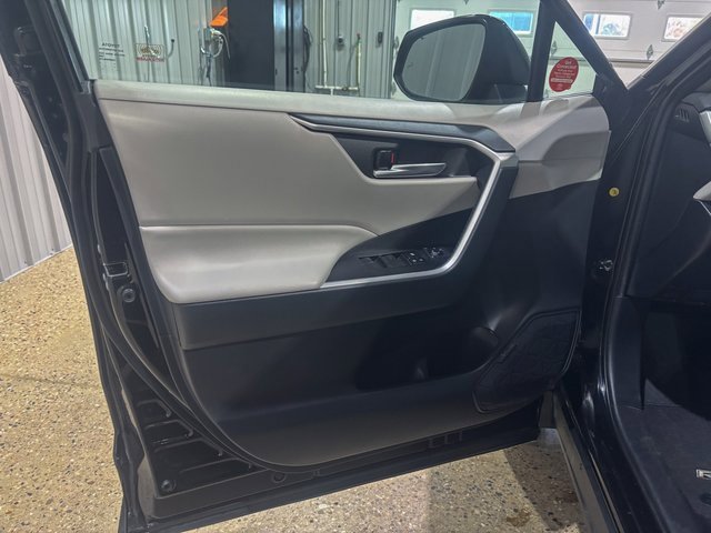 Used 2019 Toyota RAV4 XLE image 13