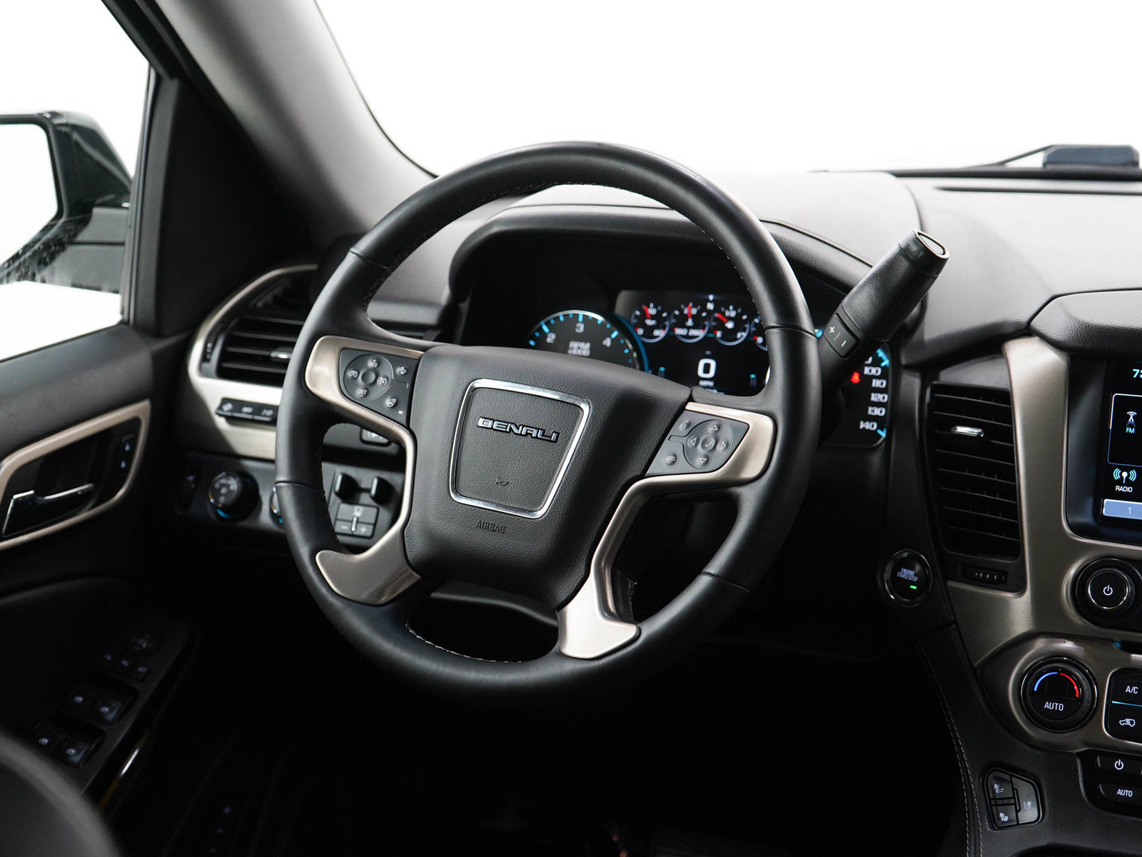 Used 2017 GMC Yukon XL Denali w/ Open Road Package AWD/4WD image 15