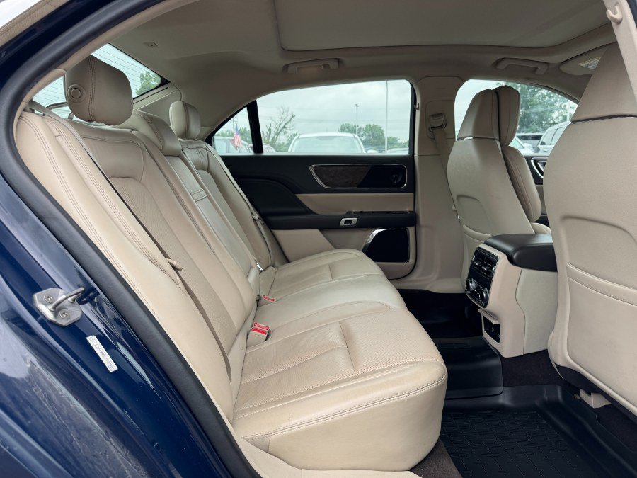 Used 2018 Lincoln Continental Reserve w/ Technology Package AWD/4WD image 17