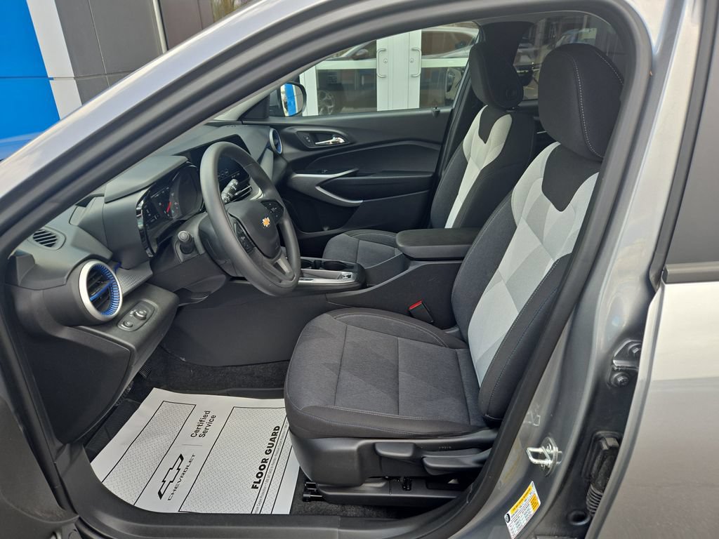 Certified 2024 Chevrolet Trax LS w/ LS Convenience Package FWD image 5