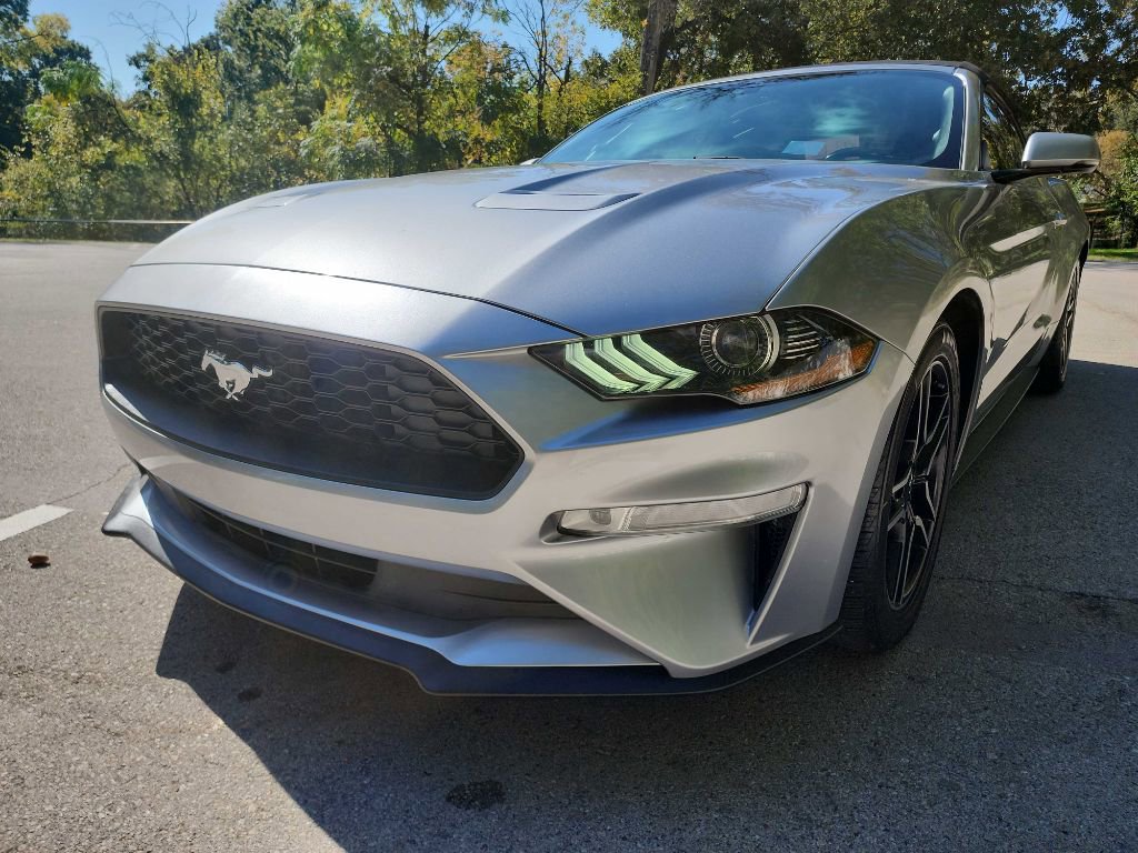 Used 2020 Ford Mustang Premium image 4