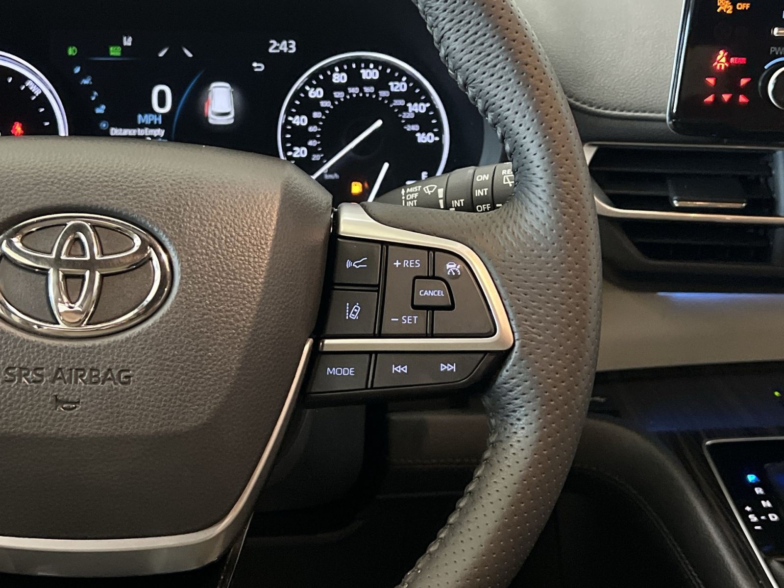 Used 2021 Toyota Sienna Limited FWD image 36