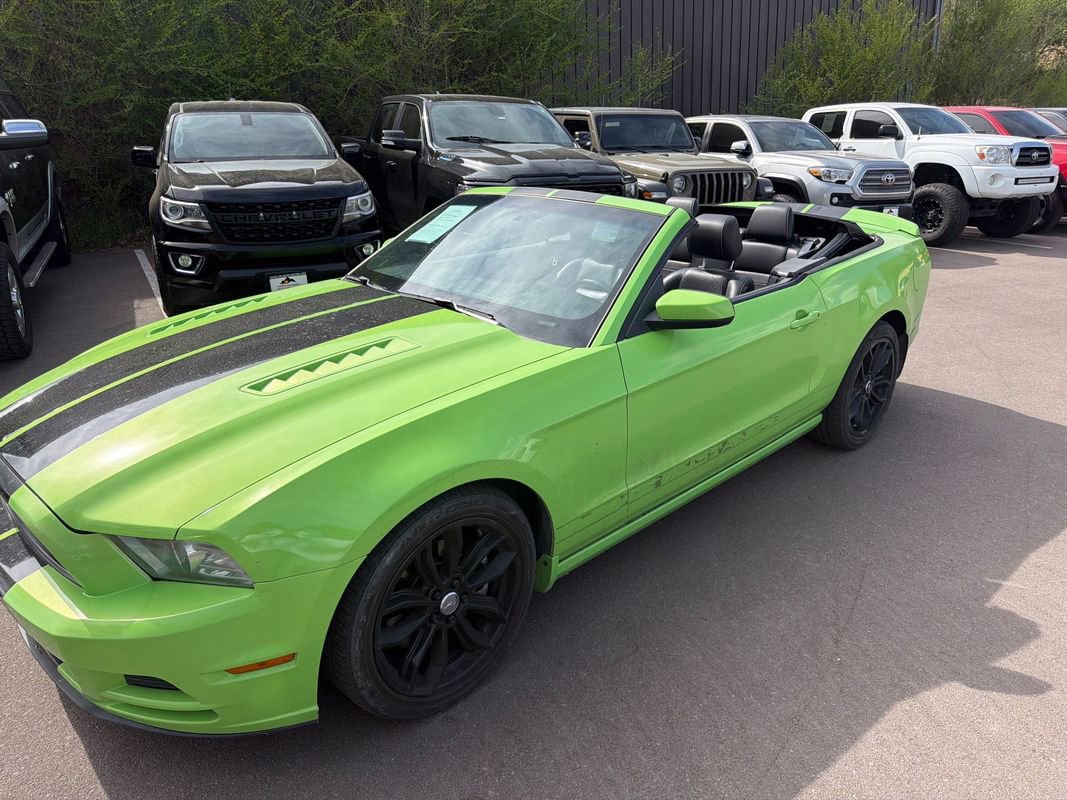 Used 2013 Ford Mustang GT Premium w/ Electronics Pkg RWD image 10