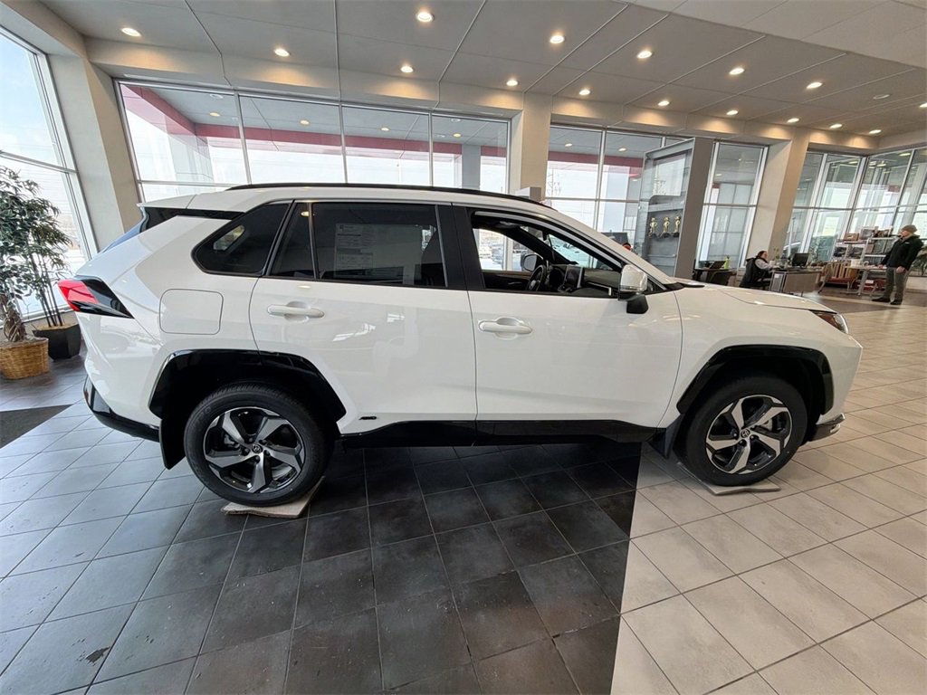 New 2025 Toyota RAV4 SE w/ Weather & Moonroof Package image 9