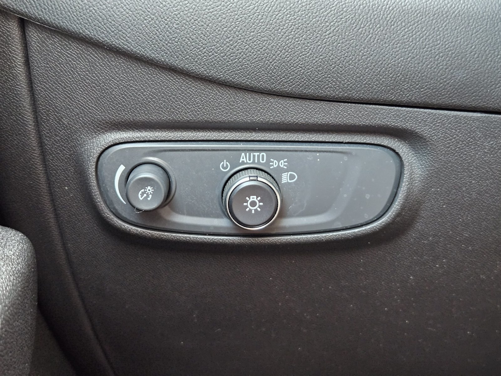 Certified 2024 Chevrolet Equinox LT FWD image 25
