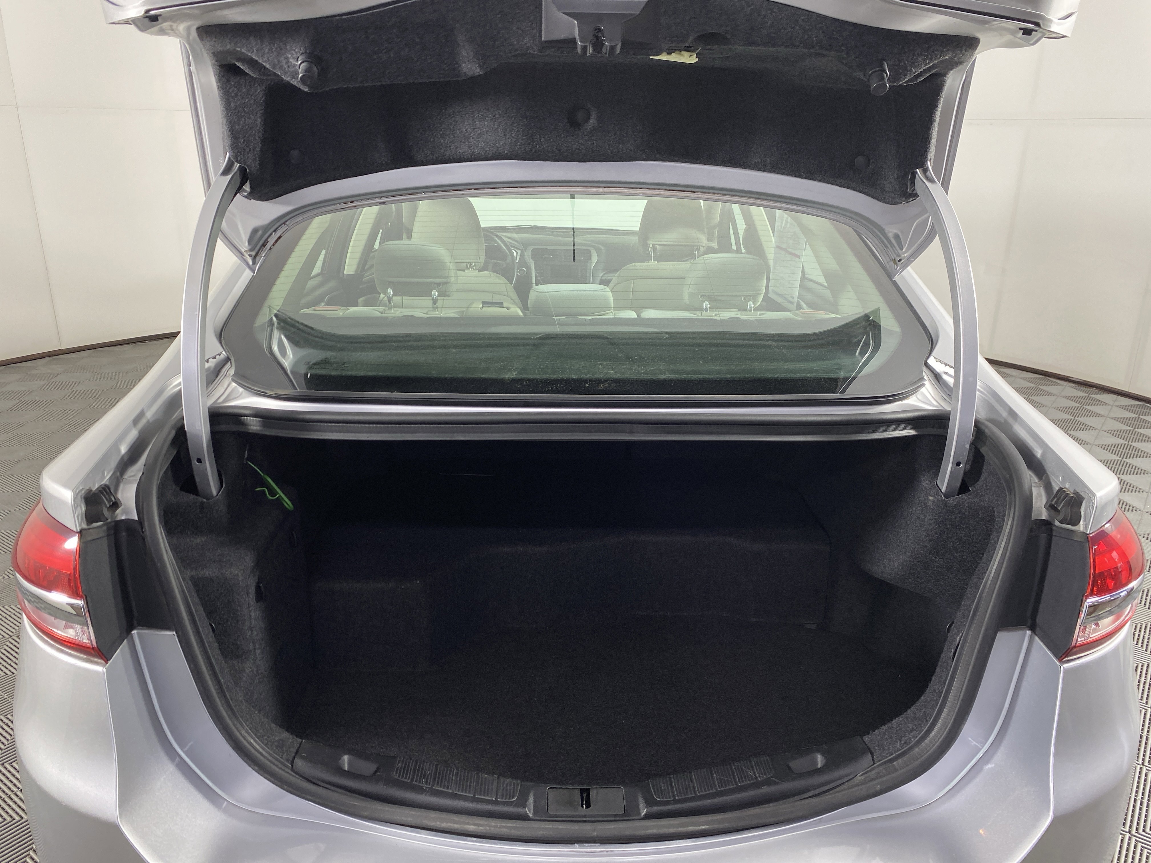 Used 2018 Ford Fusion S FWD image 29