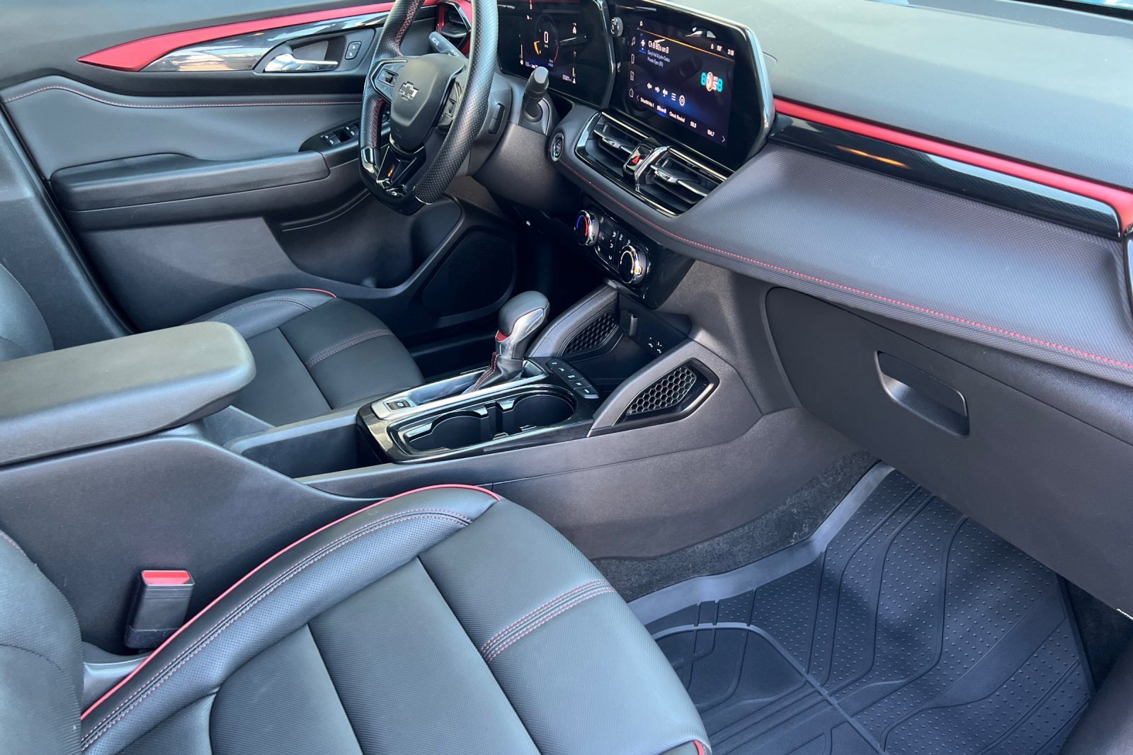 Used 2024 Chevrolet TrailBlazer RS w/ Driver Confidence Package image 13