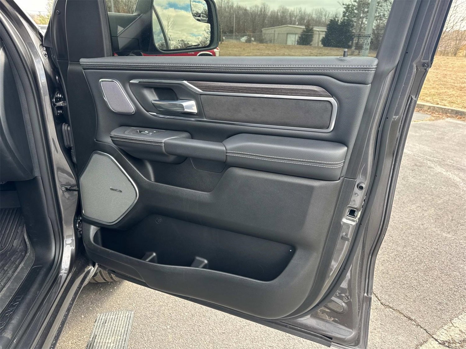 Used 2025 RAM 1500 Laramie w/ Night Edition image 22