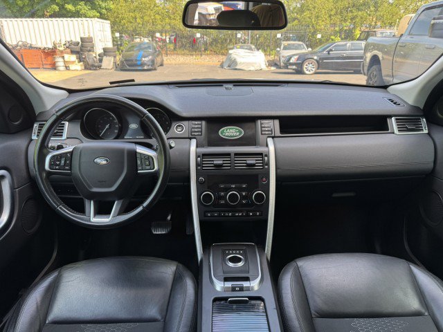 Used 2018 Land Rover Discovery Sport SE AWD/4WD image 29