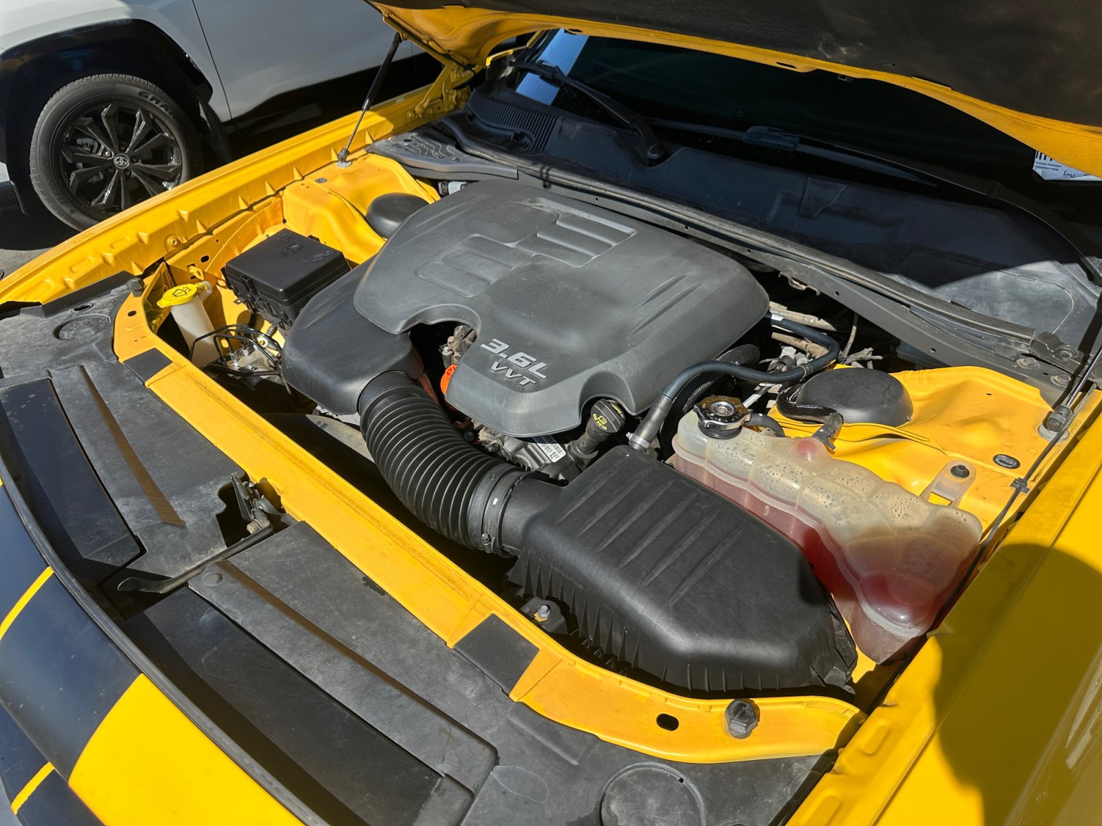 Used 2018 Dodge Challenger SXT w/ Blacktop Package RWD image 28
