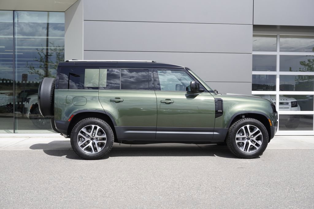 New 2026 Land Rover Defender 110 S AWD/4WD image 7