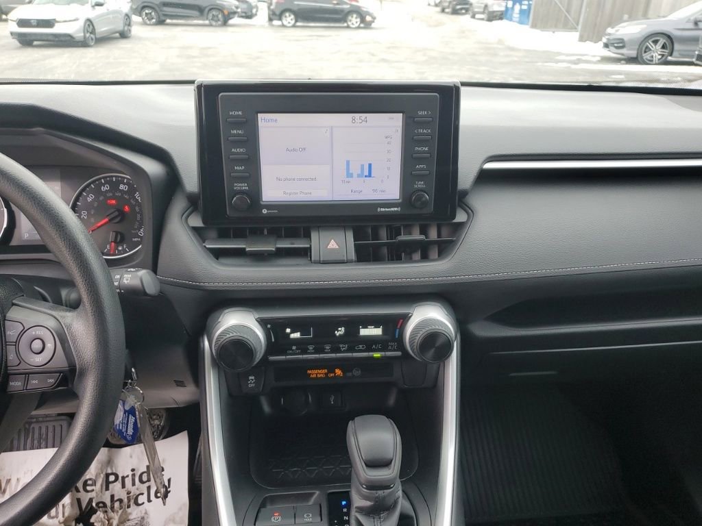 Used 2021 Toyota RAV4 LE image 19