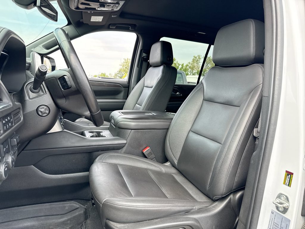 Used 2022 Chevrolet Tahoe Z71 w/ Luxury Package AWD/4WD image 11