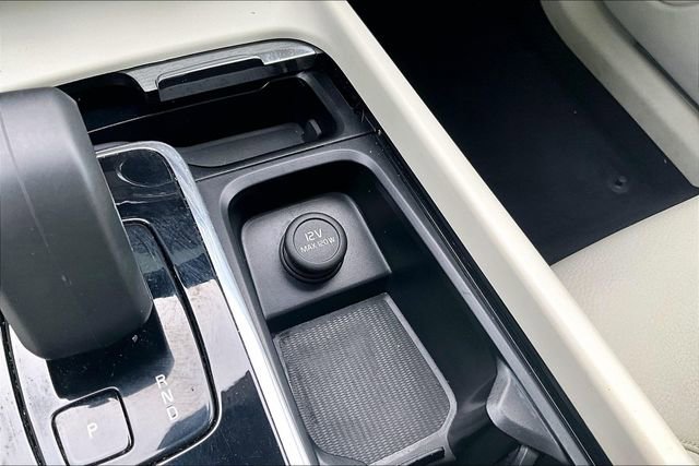 Used 2023 Volvo XC60 B5 Plus image 16