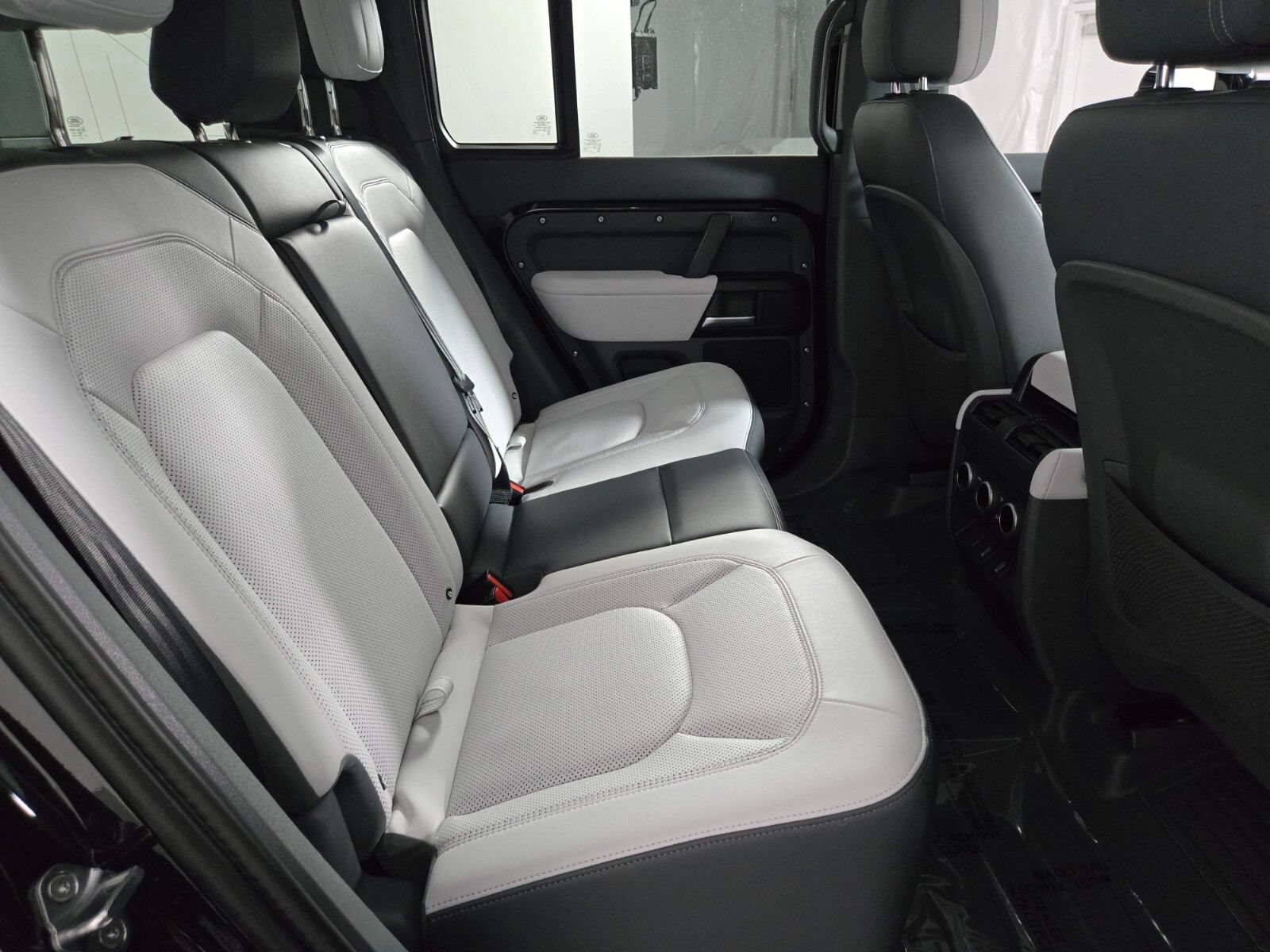 New 2026 Land Rover Defender 110 X AWD/4WD image 18