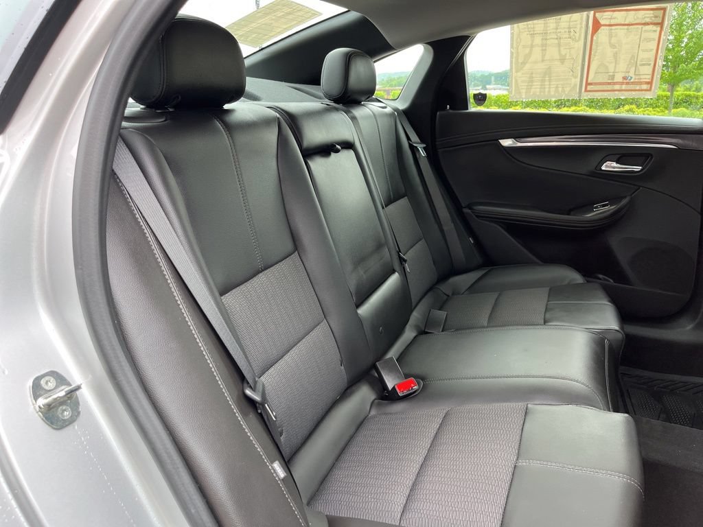 Used 2016 Chevrolet Impala LT FWD image 20
