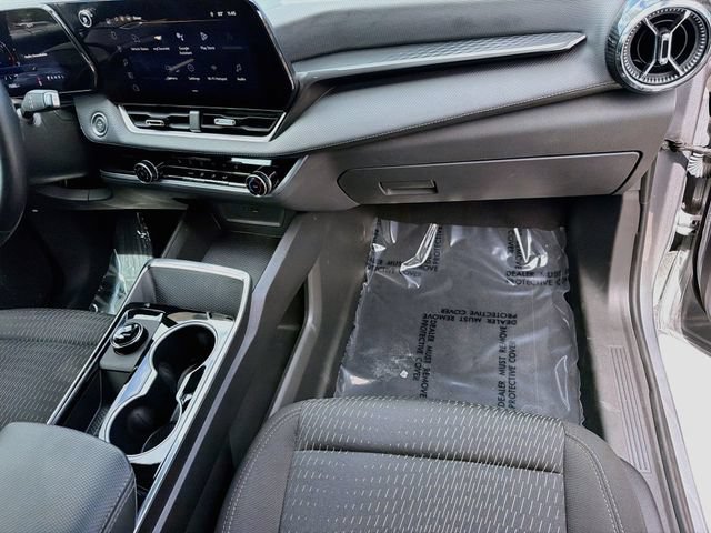 Used 2026 Chevrolet Equinox LT FWD image 17