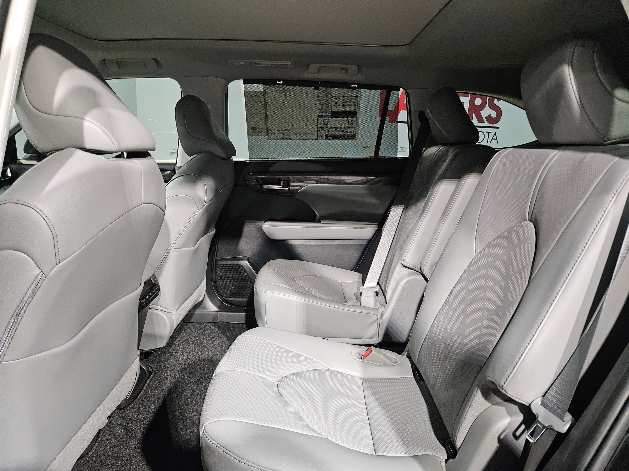 New 2026 Toyota Highlander Platinum AWD/4WD image 21