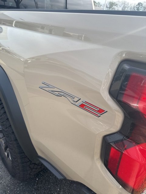 Used 2024 Chevrolet Colorado ZR2 w/ Technology Package image 8