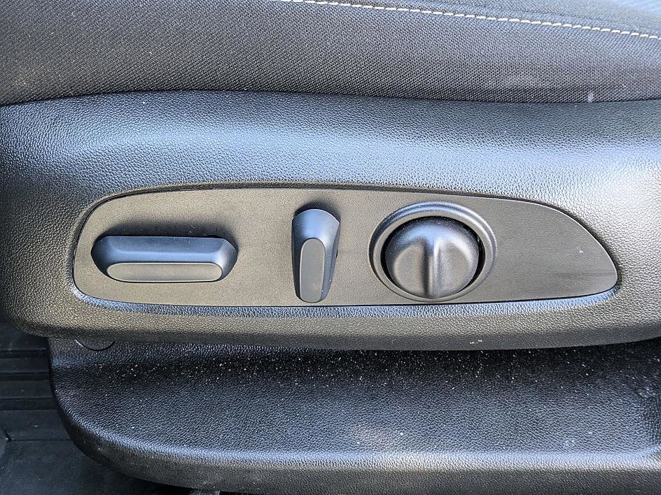 Used 2024 Chevrolet Blazer LT w/ Convenience Package image 16