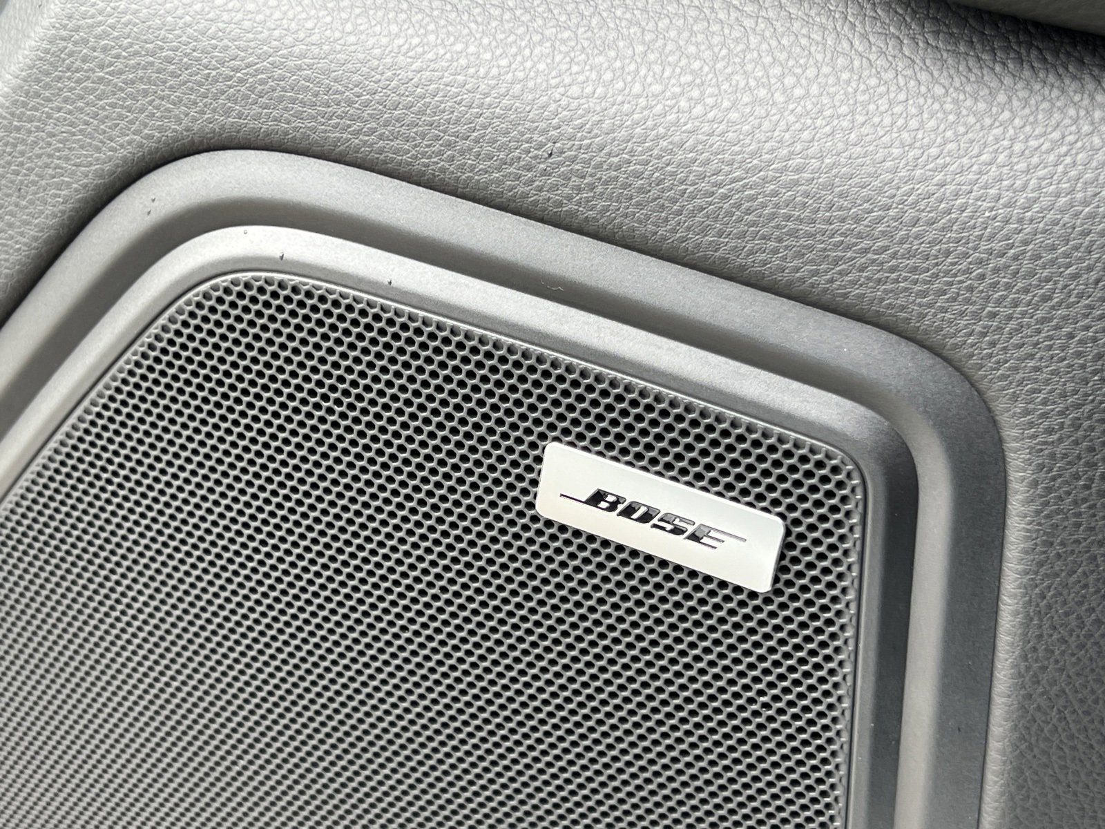 New 2026 Porsche Macan image 30