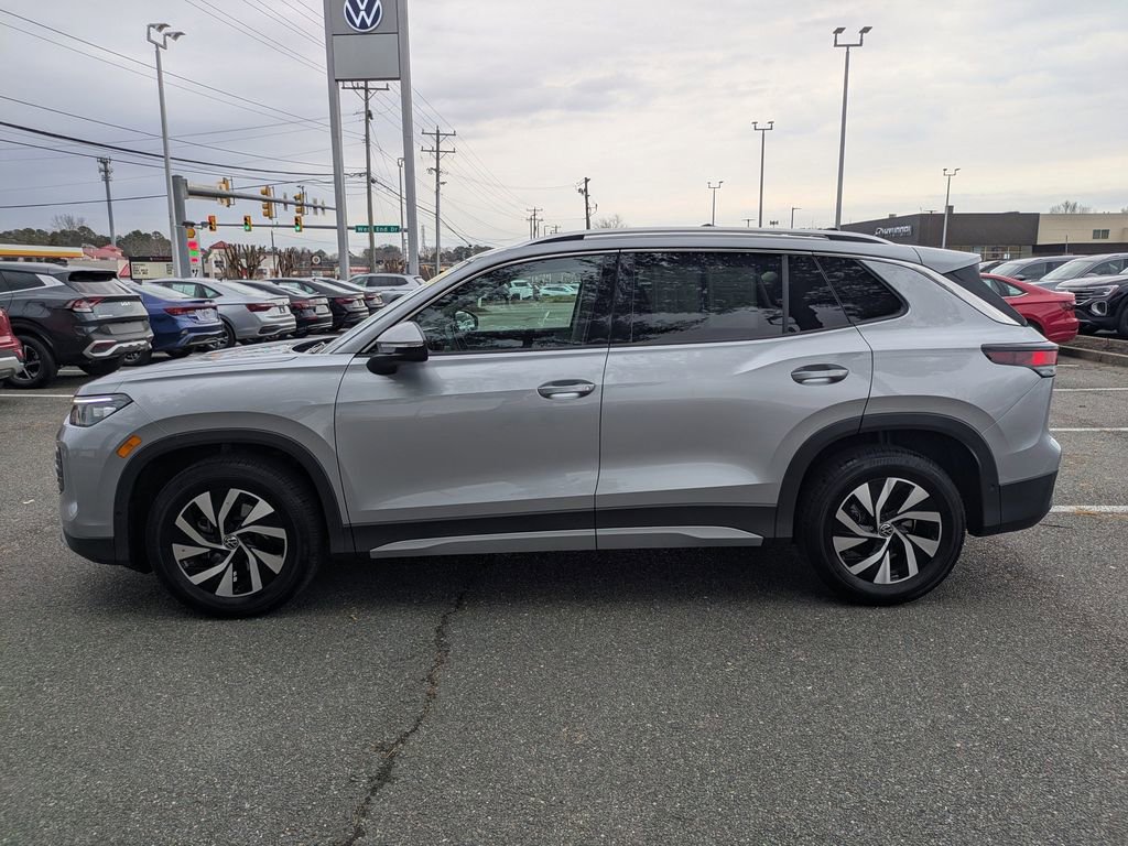 Certified 2025 Volkswagen Tiguan S image 7