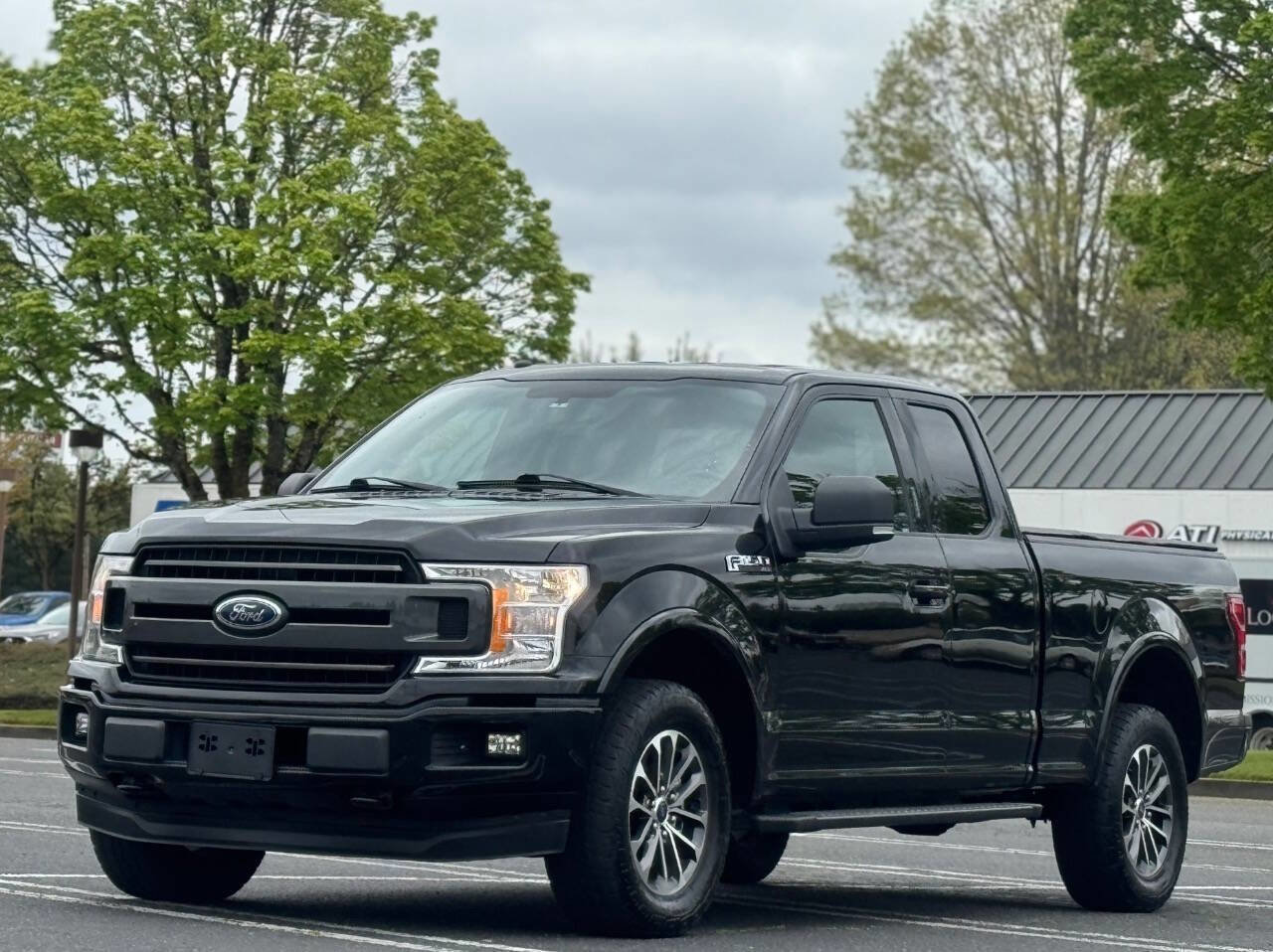 Used 2018 Ford F150 XLT w/ Equipment Group 302A Luxury AWD/4WD image 4