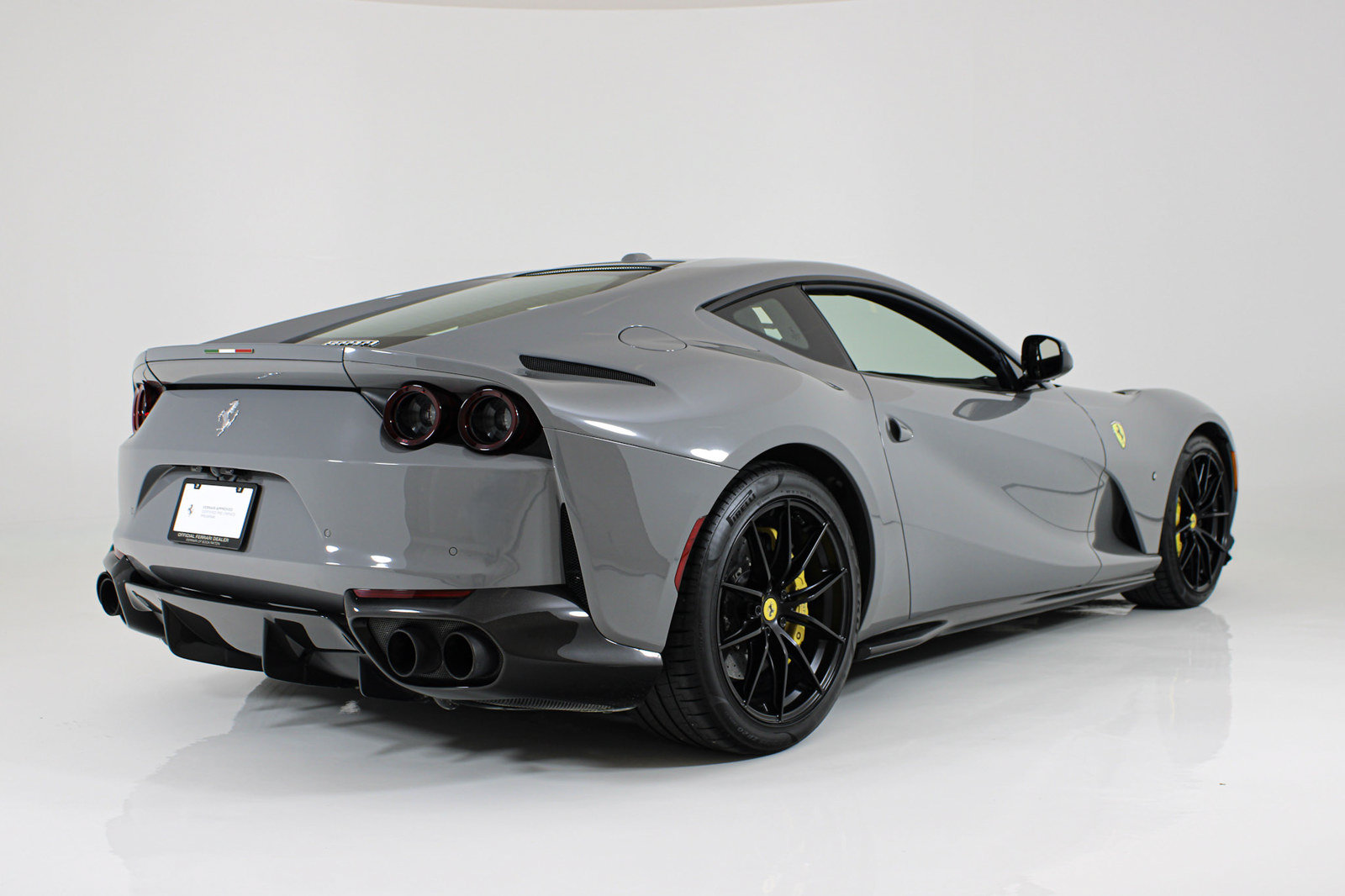 Used 2019 Ferrari 812 Superfast RWD image 9